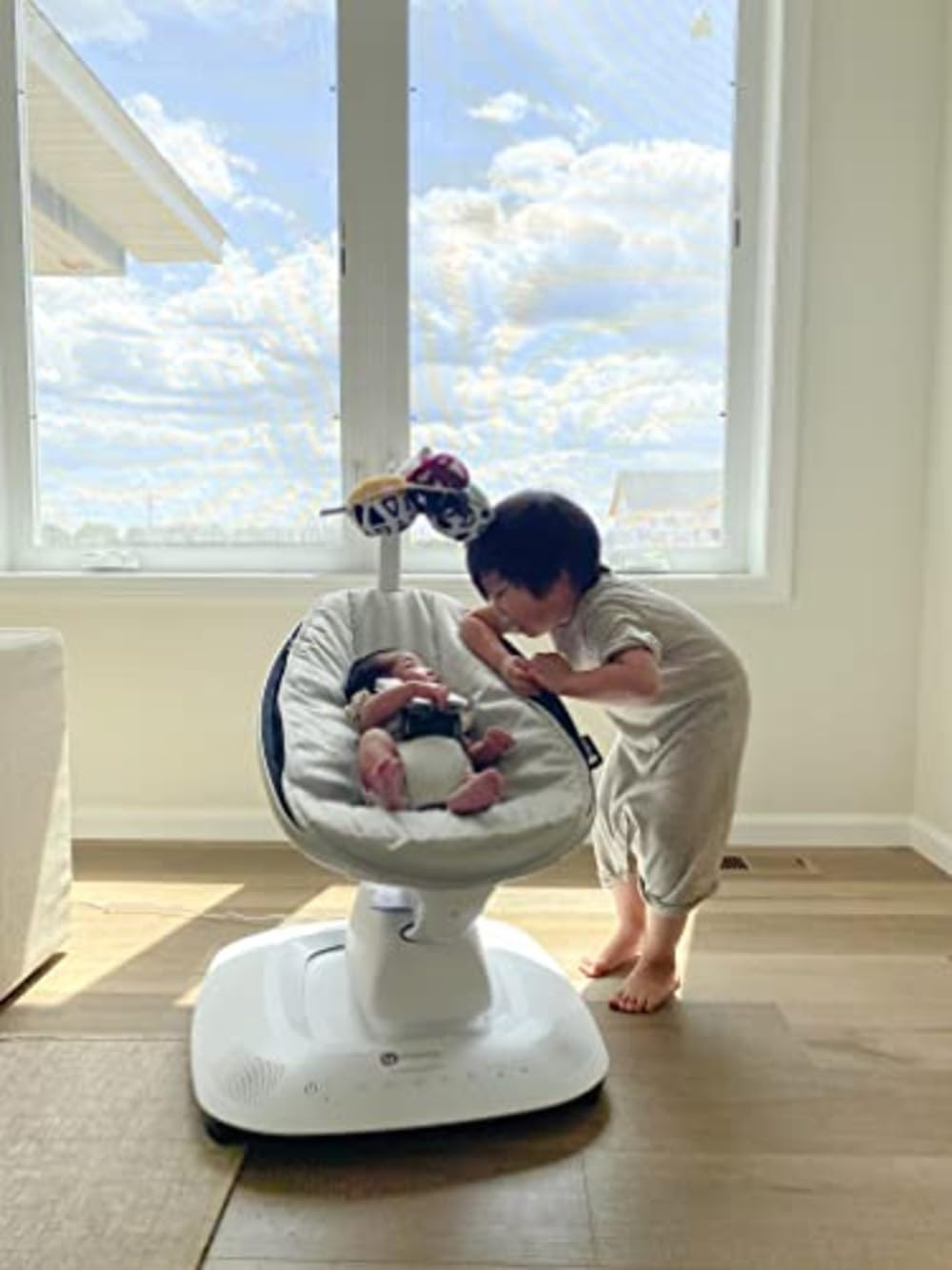 4moms Mamaroo Infant Seat rental in Boston, MA