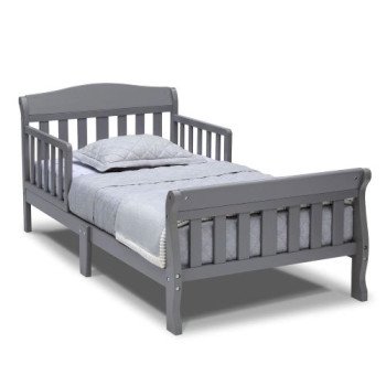 Toddler Bed w/ Mattress and Sheet